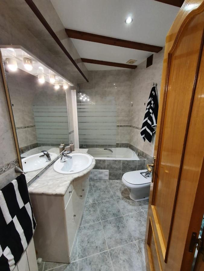 Gernika Urdaibai Apartment Bagian luar foto
